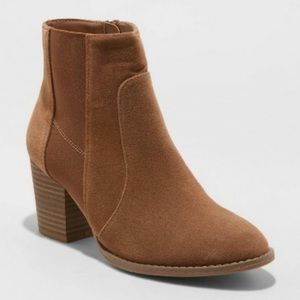 NWOT Universal Thread Caitlin Cognac Ankle Boots